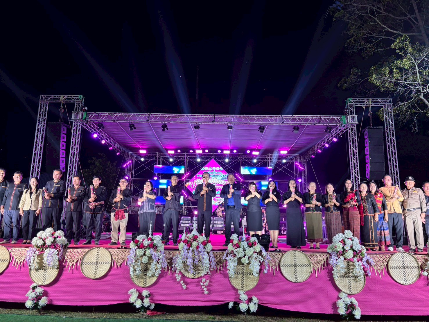 พช.โพธิ์ศรีสุวรรณ  ร่วมพิธีเปิดงานประเพณีบุญข้าวจี่  มหัศจรรย์ของดีโพธิ์ศรีสุวรรณ ประจำปี พ.ศ. 2569