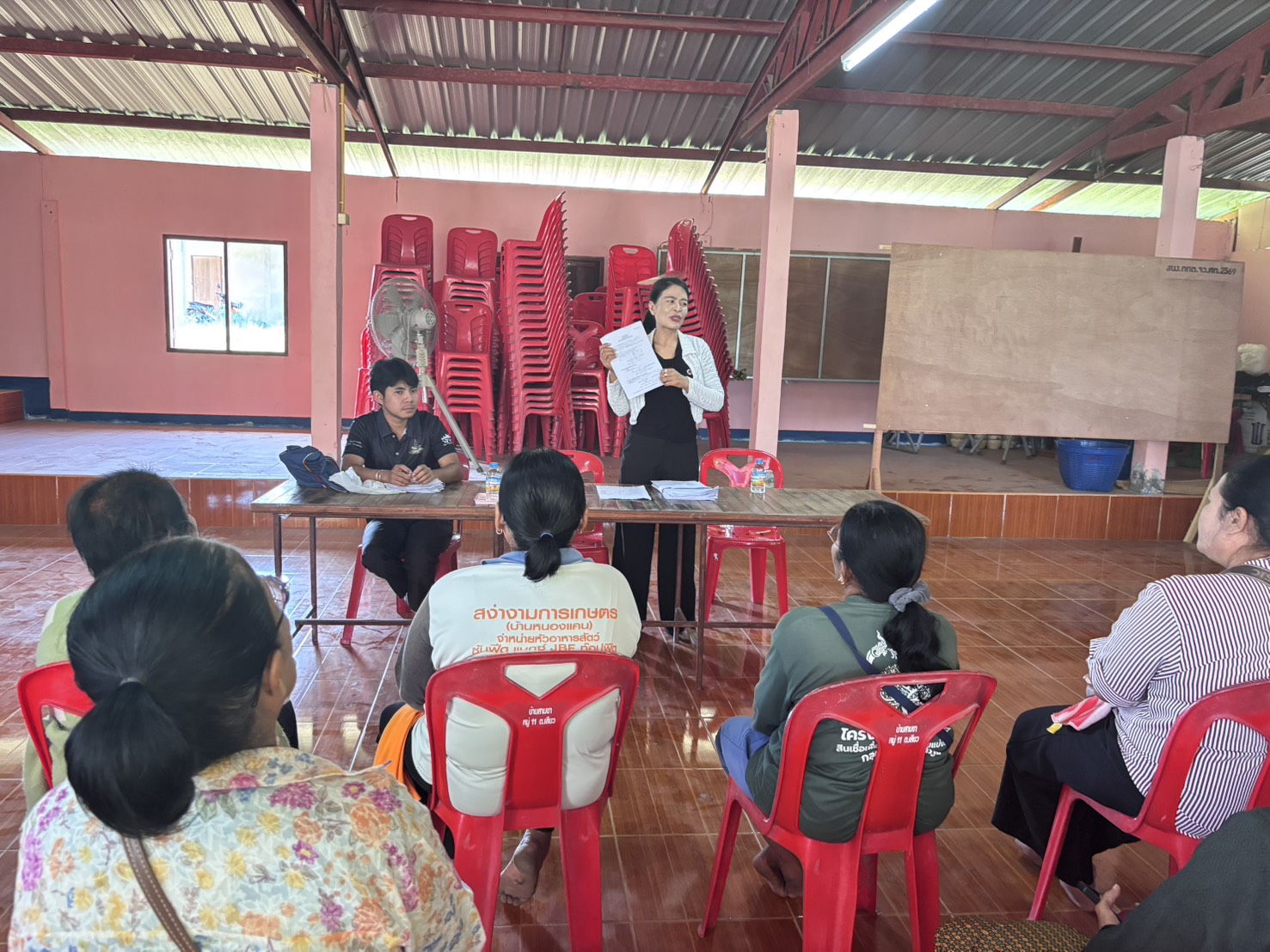 พช.อำเภอโพธิ์ศรีสุวรรณ  ลงพื้นที่ให้คำแนะนำและติดตามการดำเนินงานโครงการแก้ไขปัญหาความยากจน (กข.คจ.)