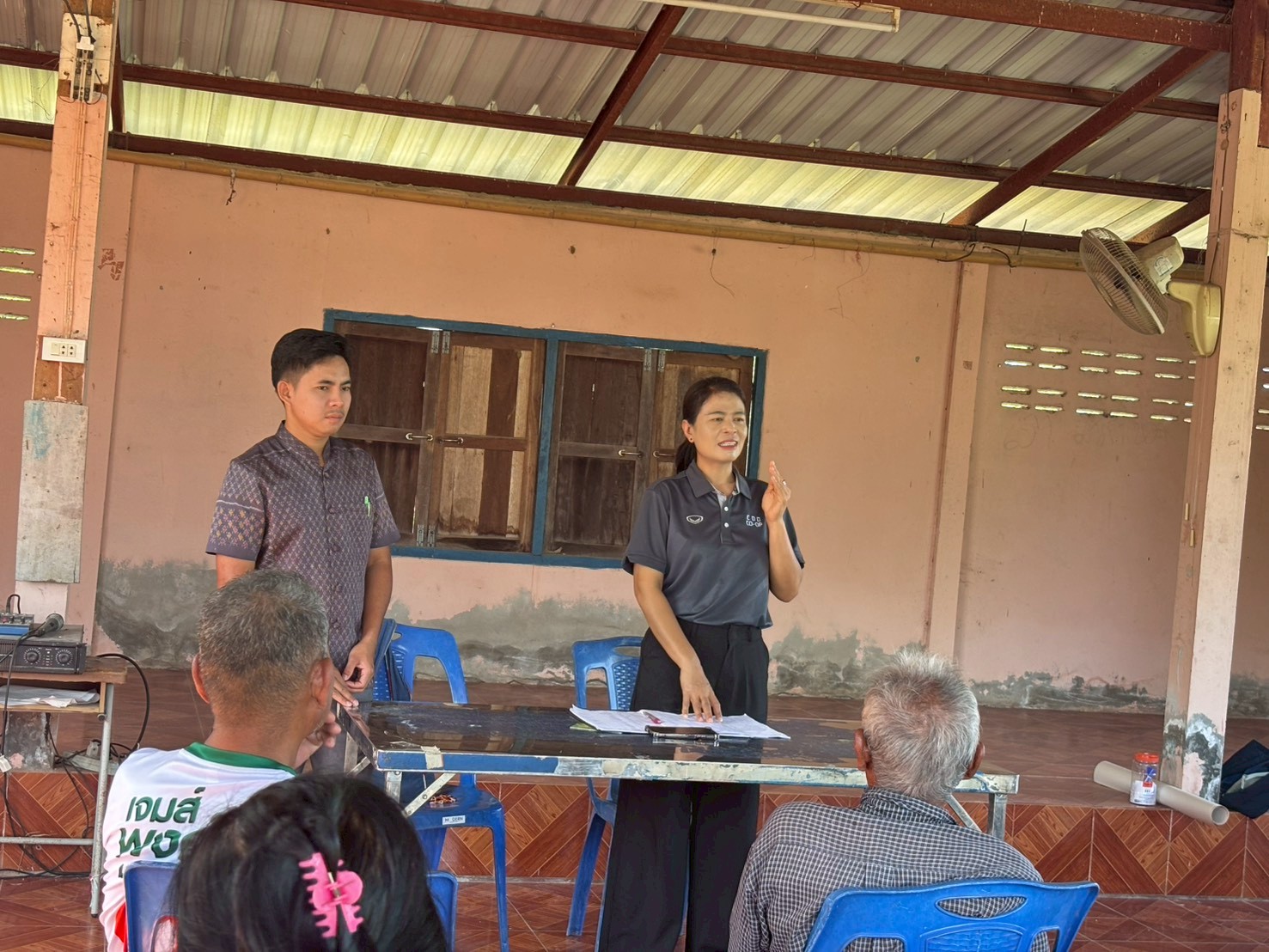 พช.อำเภอโพธิ์ศรีสุวรรณ ลงพื้นที่ติดตามการดำเนินงานโครงการแก้ไขปัญหาความยากจน (กข.คจ.)