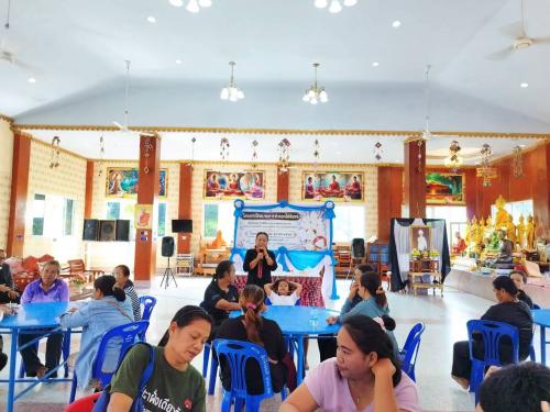 พช.โพธิ์ศรีสุวรรณ ร่วมกิจกรรมโครงการฝึกอบรมการทำดอกไม้จันทน์เพื่อใช้ในงานพิธีถวายพระเพลิงพระบรมศพ สมเด็จพระนางเจ้าสิริกิติ์ พระบรมราชินีนาถ พระบรมราชชนนีพันปีหลวง